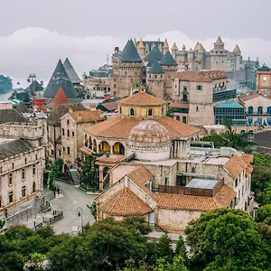 Mercure French Village Bana Hills **** Đà Nẵng
