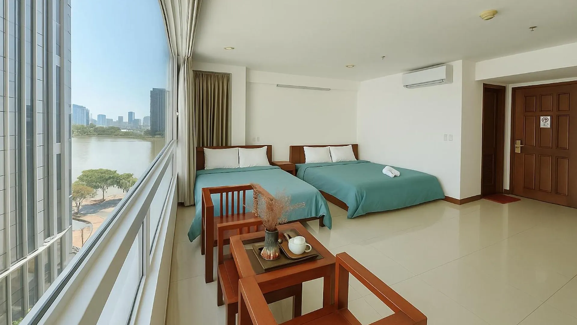 Onestar Danang Riverside מלון דה נאנג